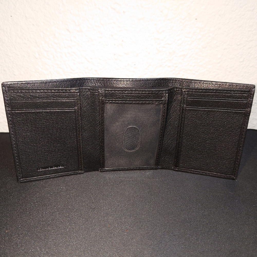 NEW Guess trifold wallet